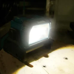 Makita DML809 Arbetslampa 2x18V, 10000 lumen